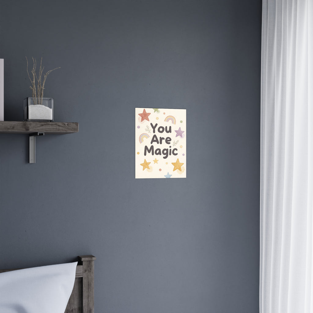 Du bist Magie – Mattes Poster – Inspirierendes Wandbild fürs Kinderzimmer mit Regenbögen und Sternen
